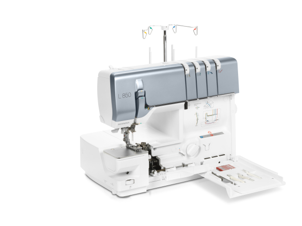 BERNINA L850 mit Lufteinfädler