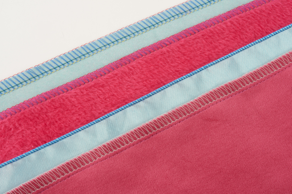 BERNINA L890 mit Lufteinfädler