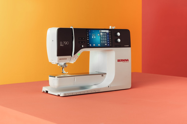 BERNINA 790 PRO mit Stickmodul
